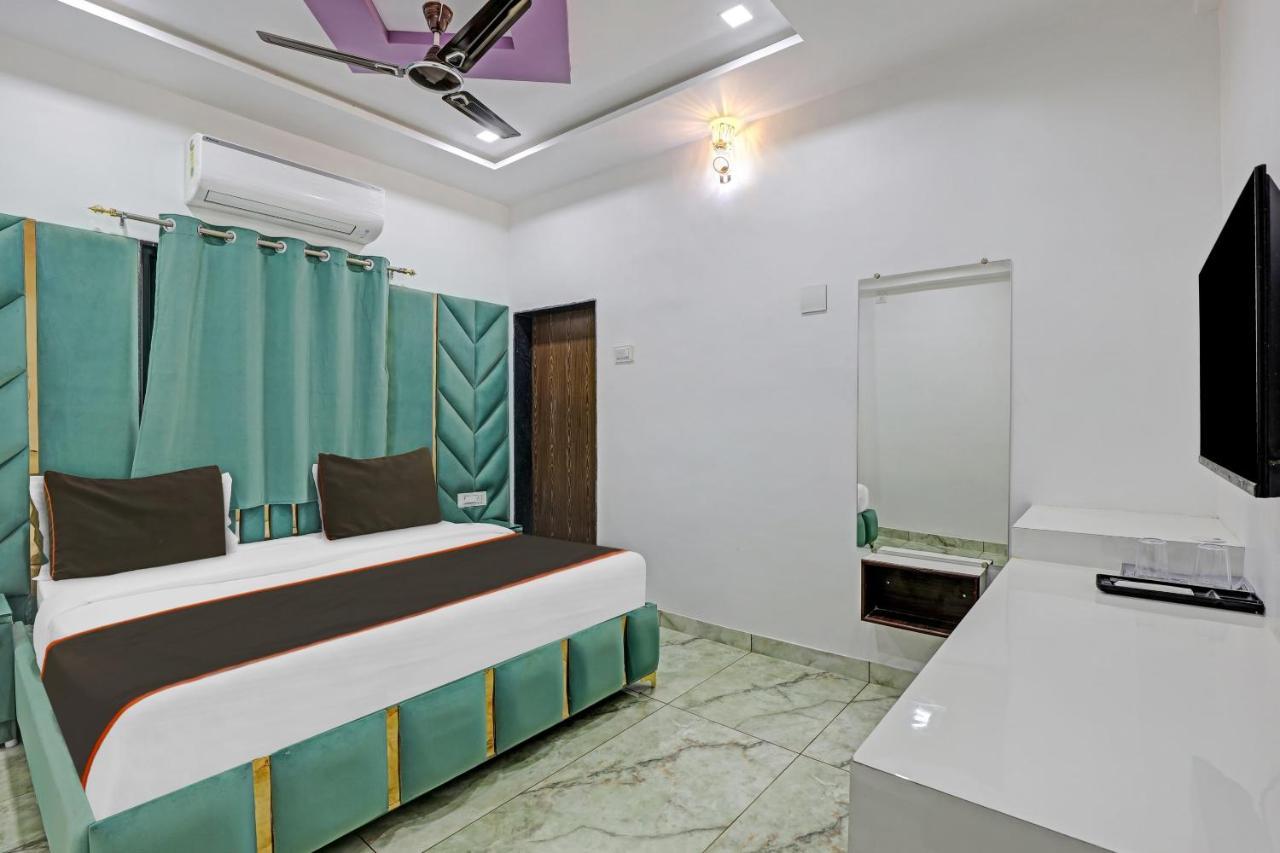 Collection O The Lions Hotel 3*