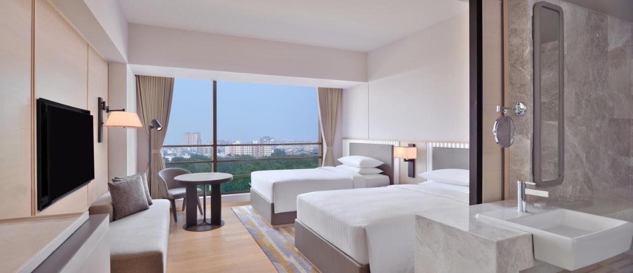 Courtyard By Marriott Sindhu Bhavan Road Hotel
