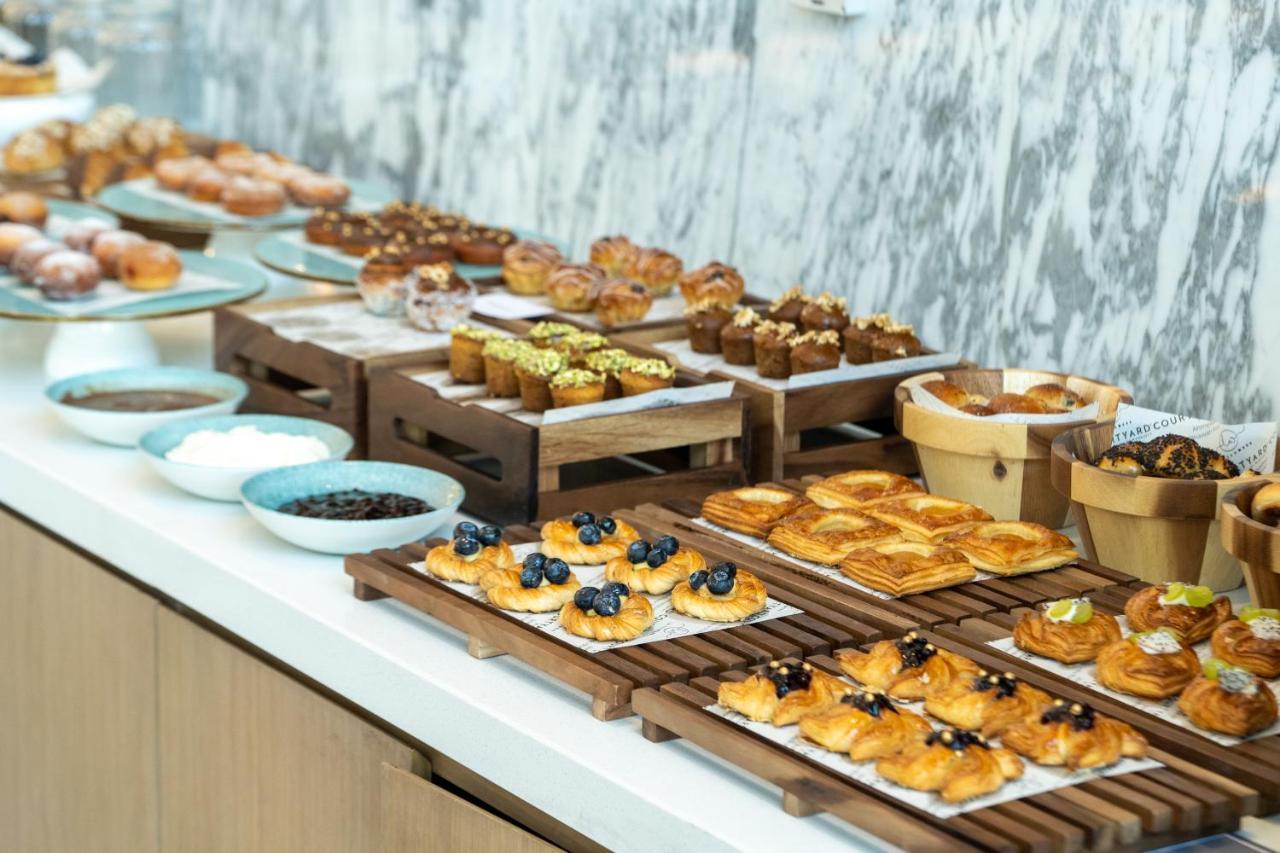 Courtyard By Marriott Sindhu Bhavan Road 5*