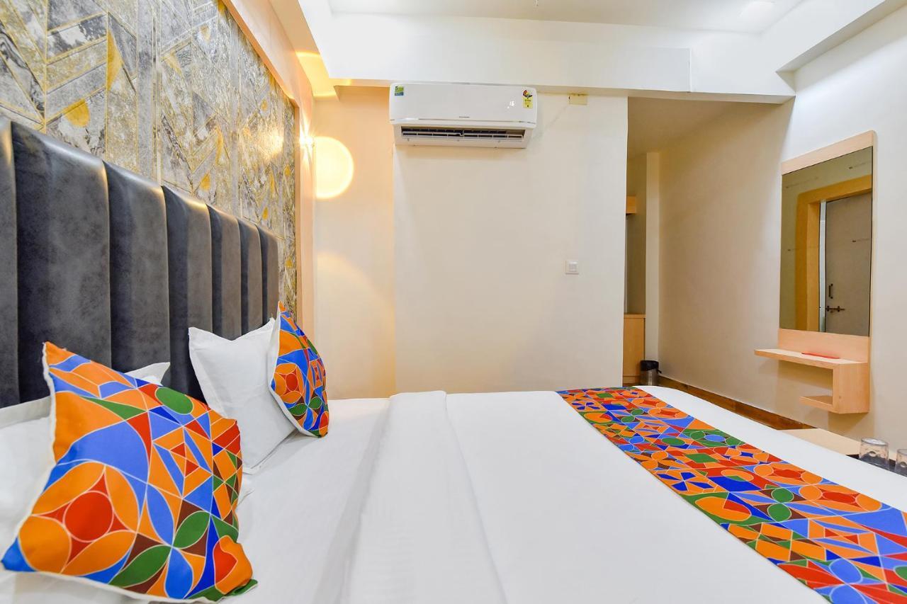 Hotel Fabhotel Symphony Grand 3*