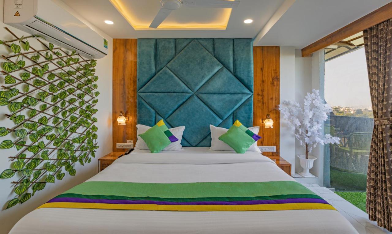 Treebo Plaza Ahmedabad