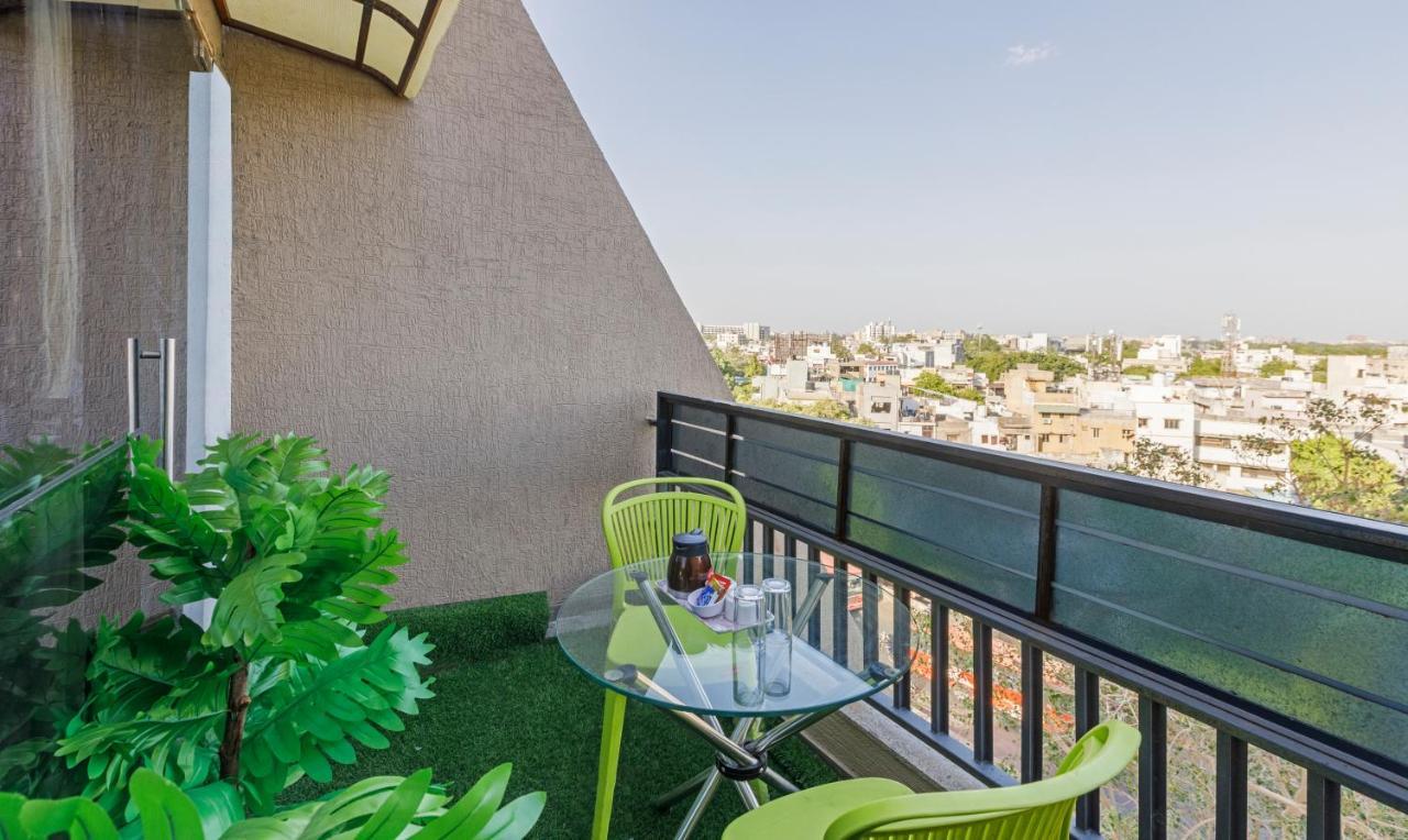 Treebo Plaza Hotel