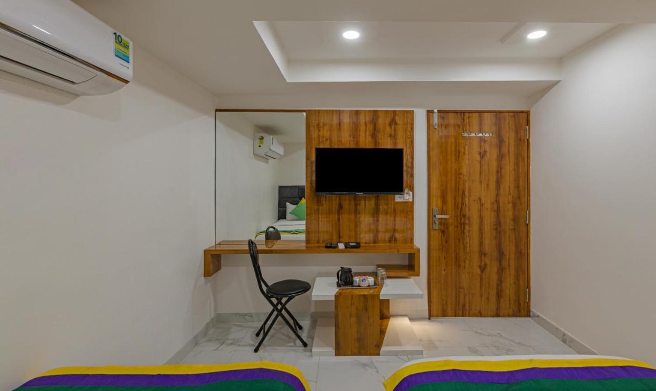 Hotel Treebo Plaza 3*