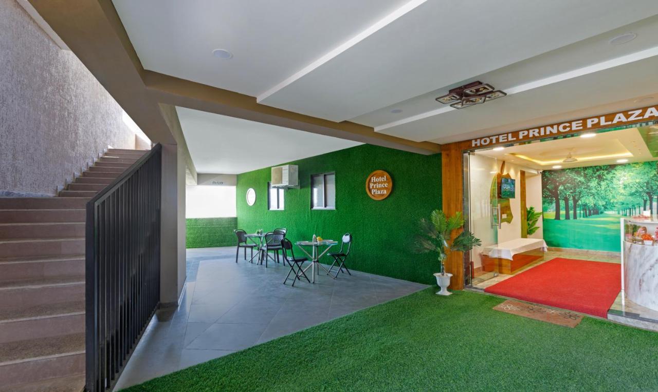 Hotel Treebo Plaza Ahmedabad