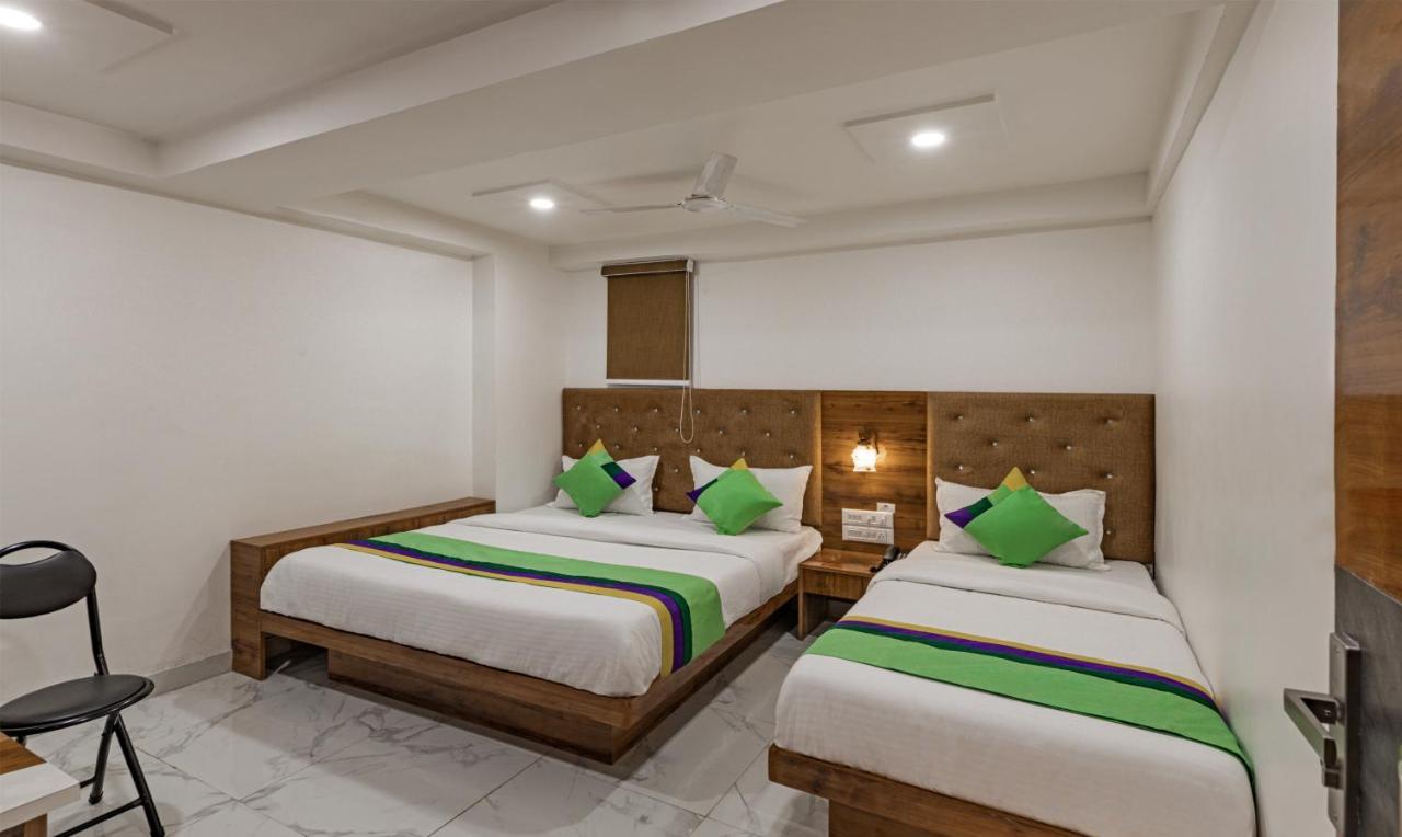 Treebo Plaza Hotel