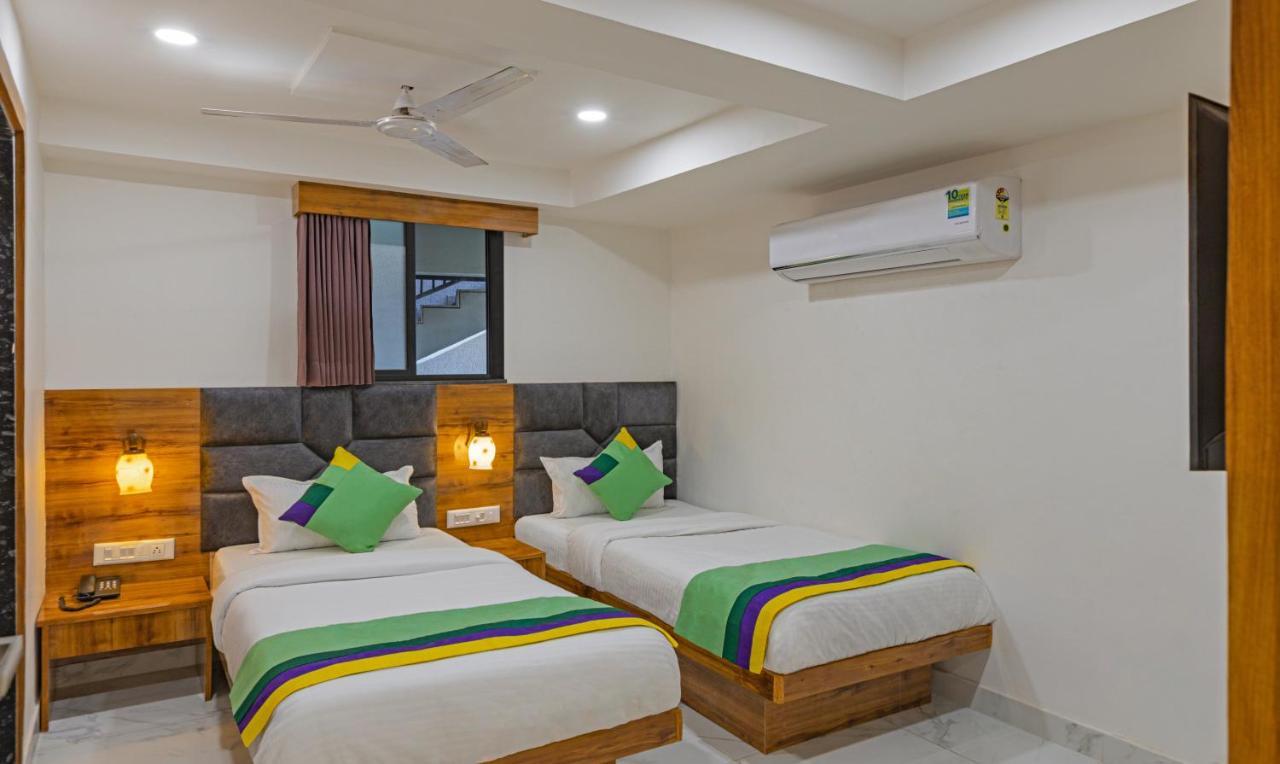 Treebo Plaza Hotel