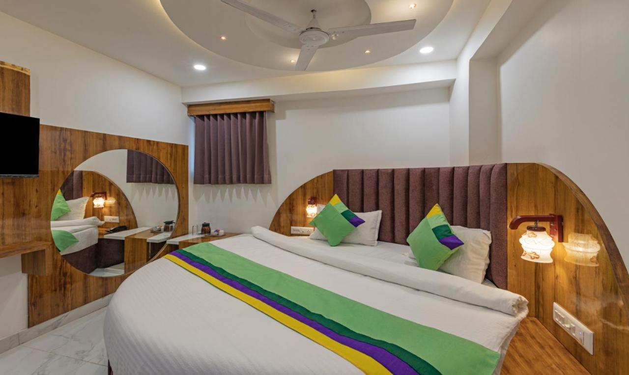 Hotel Treebo Plaza 3*