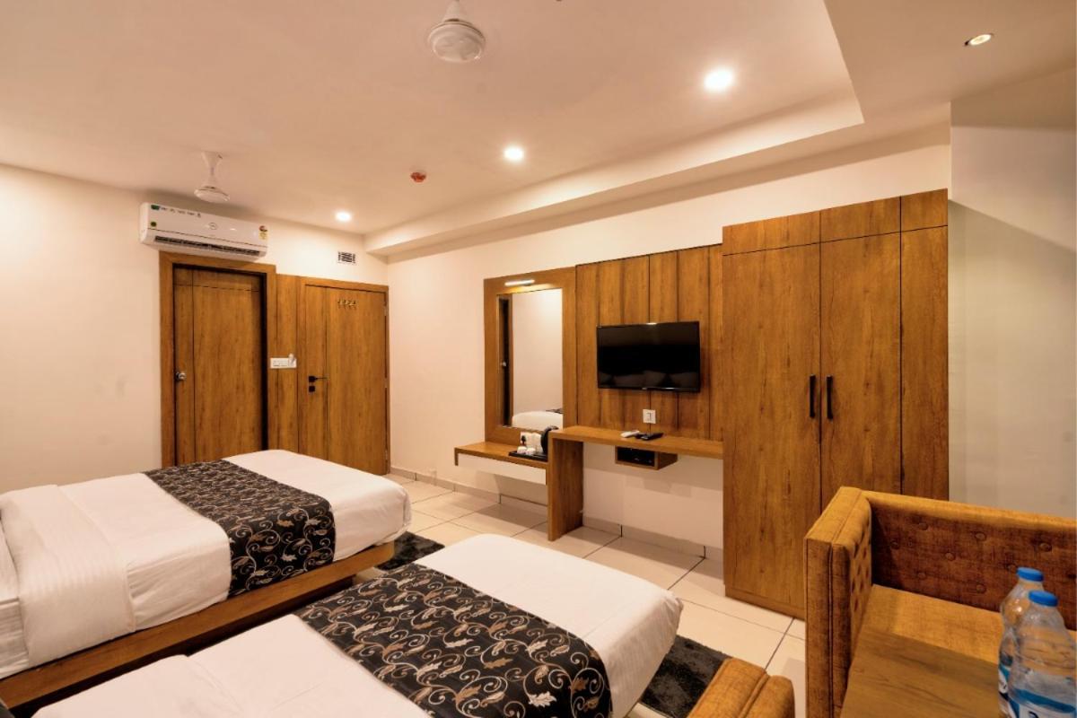 Royal Crown Hotel 3*