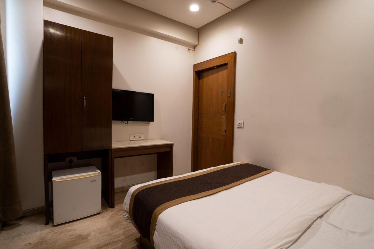 Kyra Manage By Kavya Hotels.