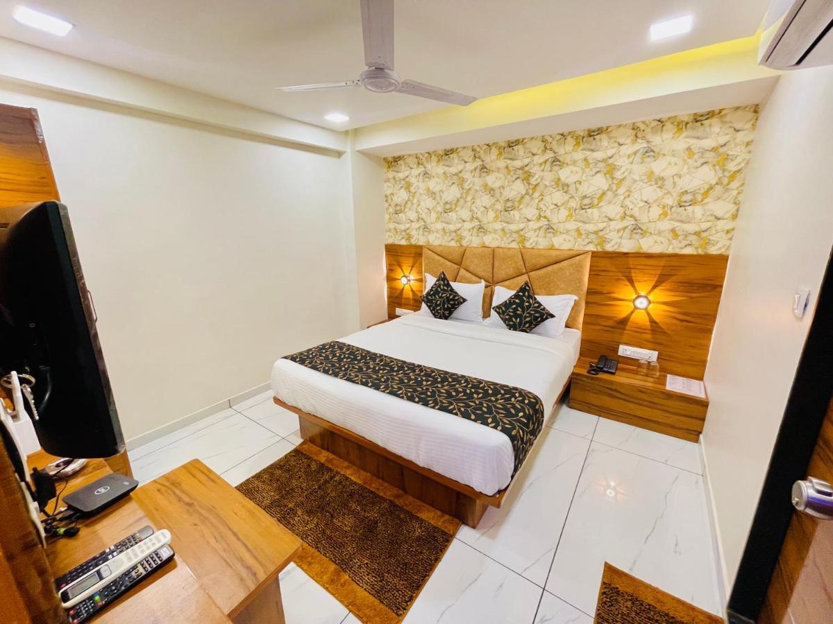 Avenue Plaza Hotel