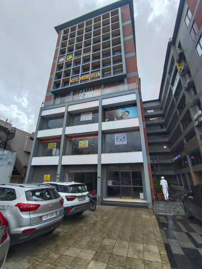 Prime Gurukul Hotel