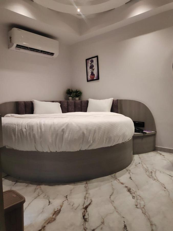 Lavish Hotel 3*