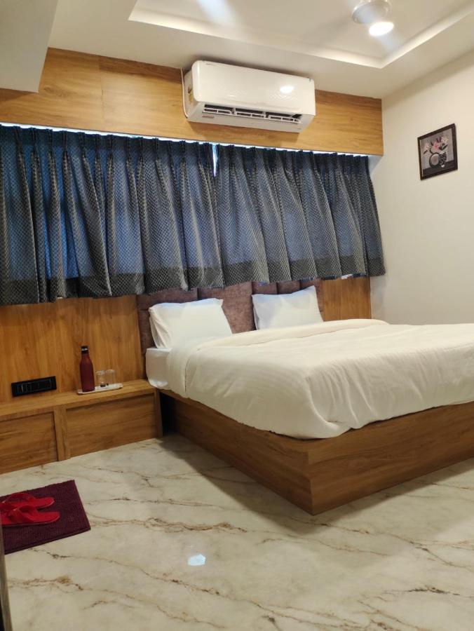 Lavish Hotel 3*