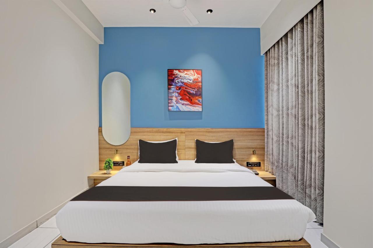 Lee Platinum Hotel