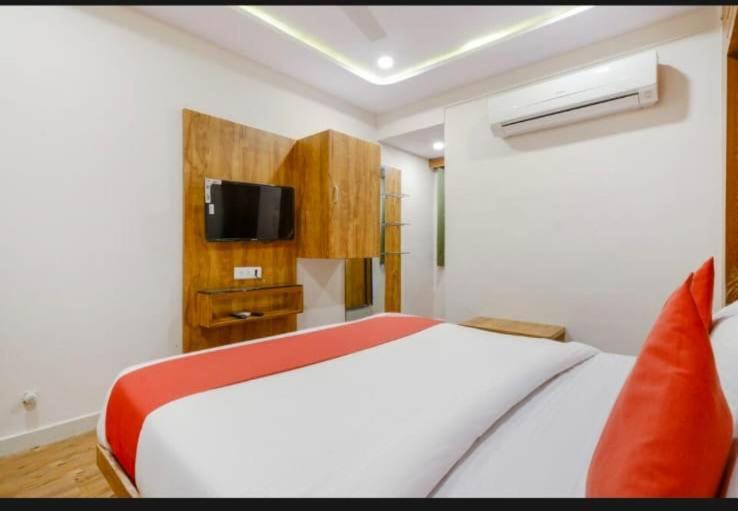 Safari Hotel 3*