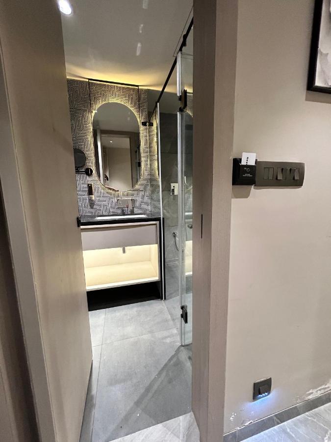 Apricot Motera 3*