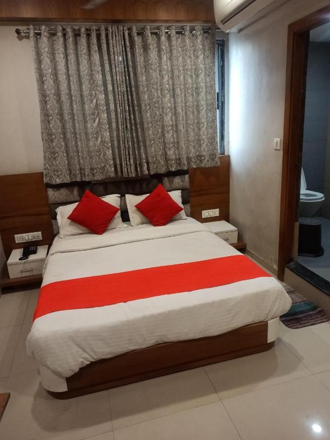 Hotel Madhav Ahmedabad