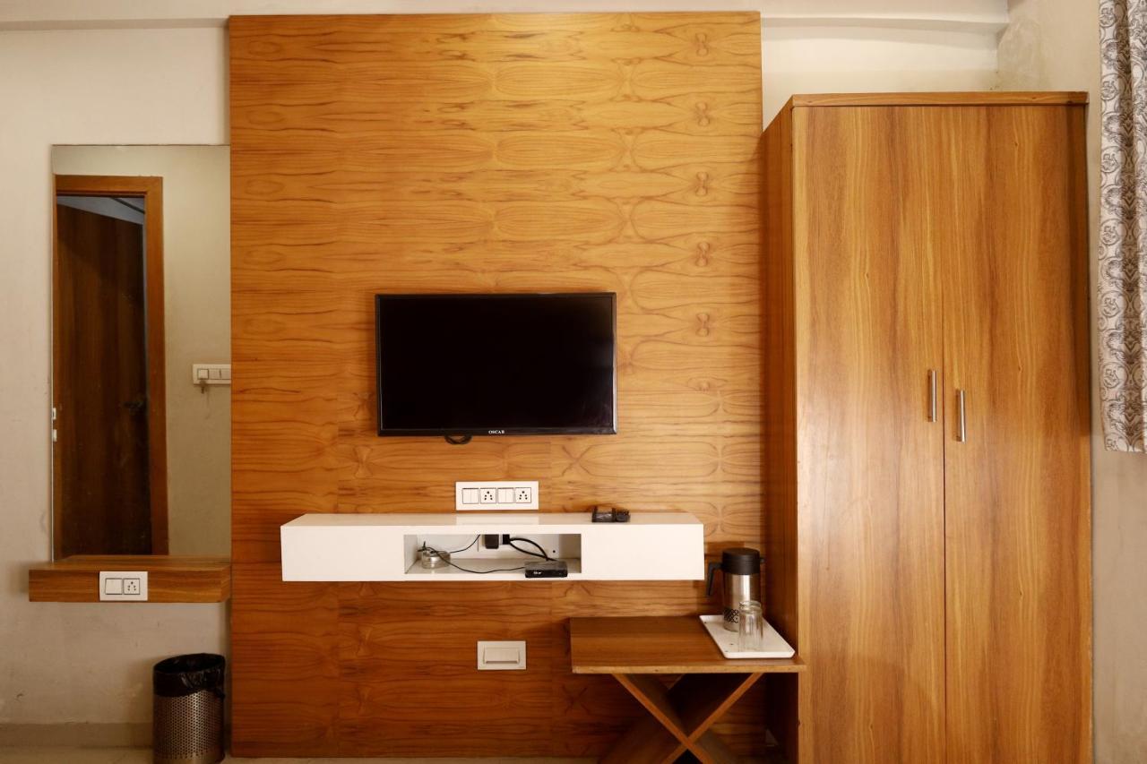 Hotel Madhav