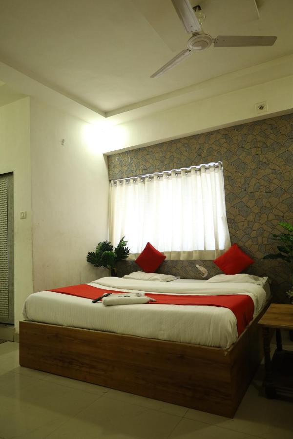 Hotel Goverdhan Palace Bapunagar 2*