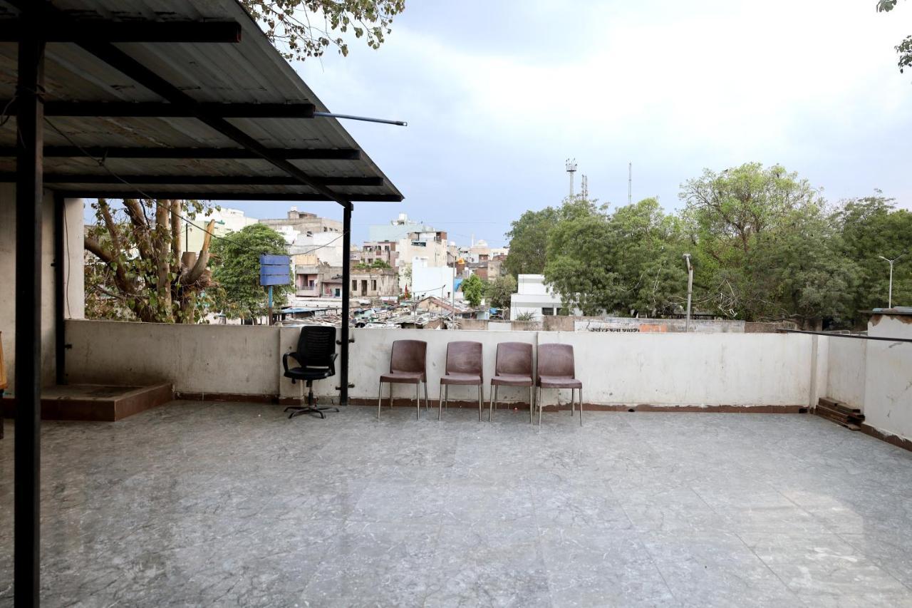 Hotel Madhav Ahmedabad