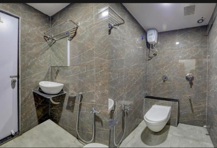 Hotel Sarovar
