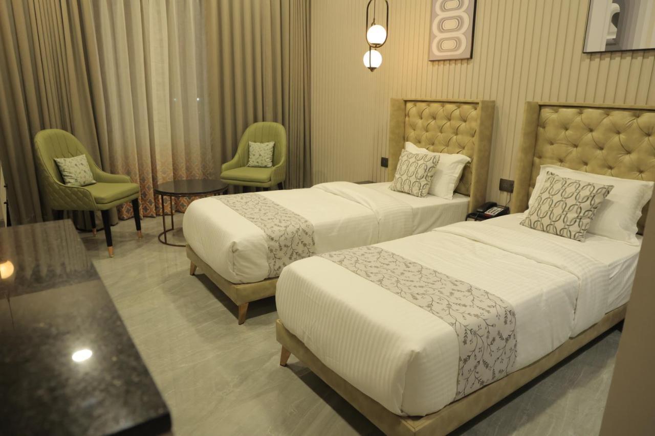 Hotel Apricot Motera 3*