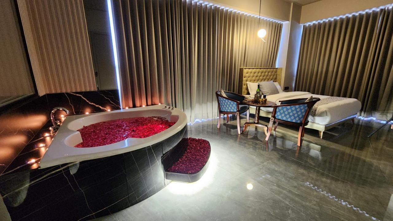 Apricot Motera 3*