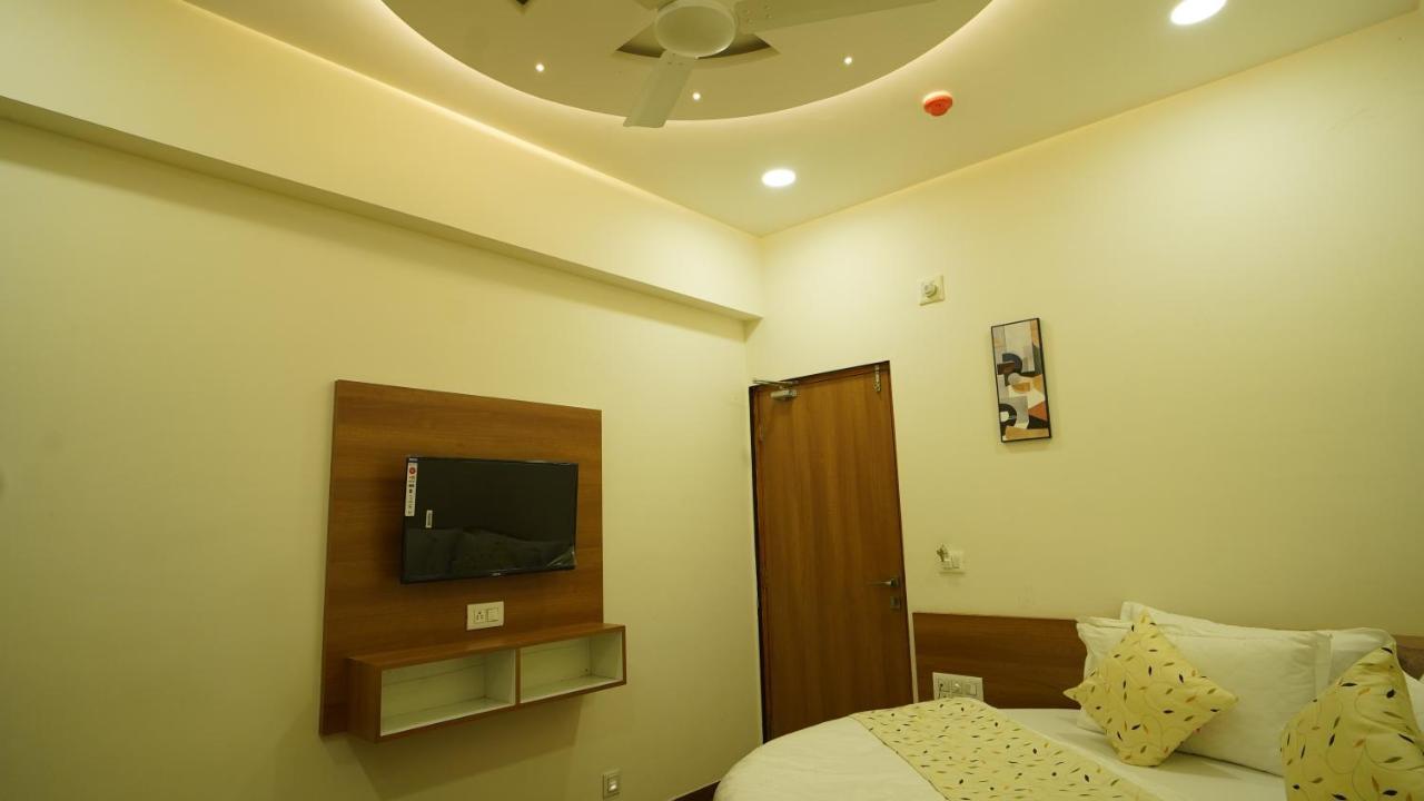 Hotel Richie Rich Ahmedabad