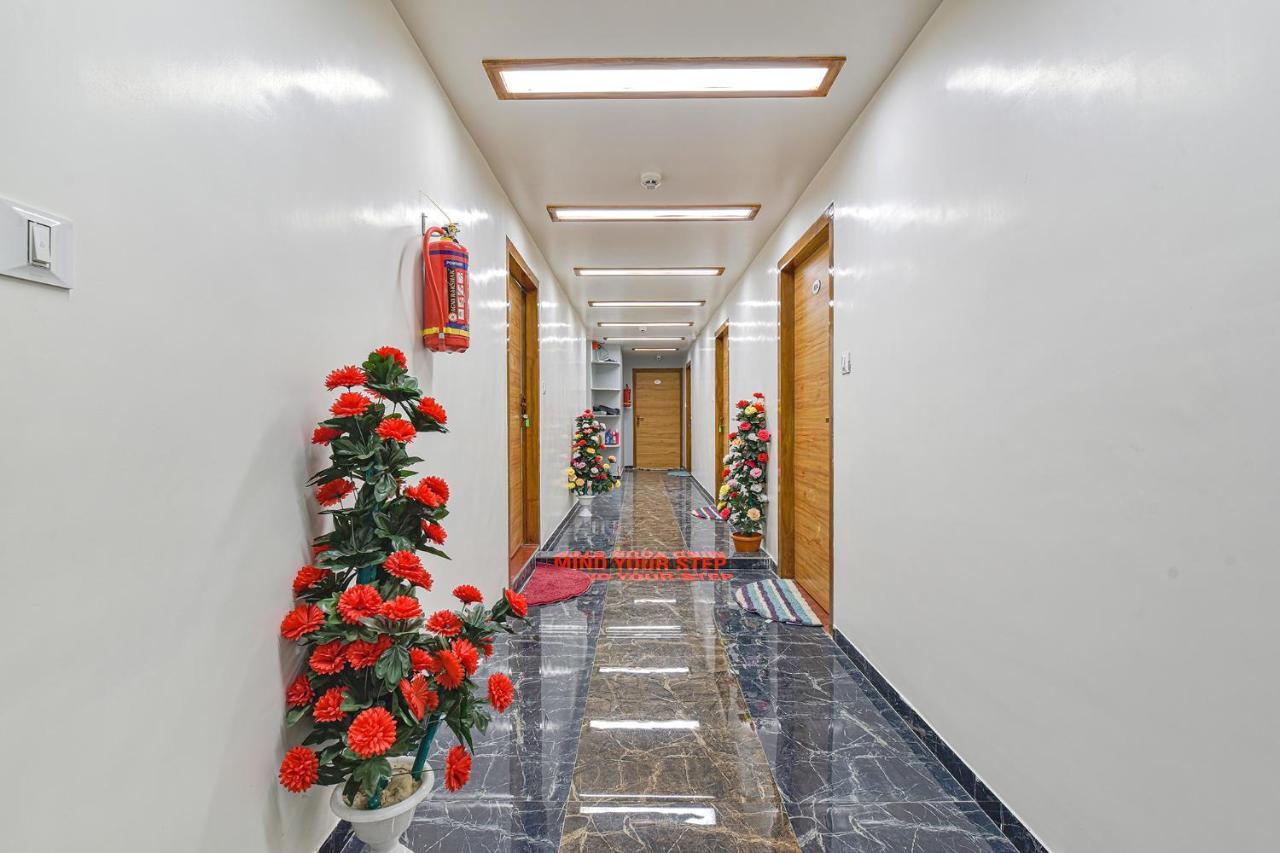 Fabhotel Dev Palace 3*
