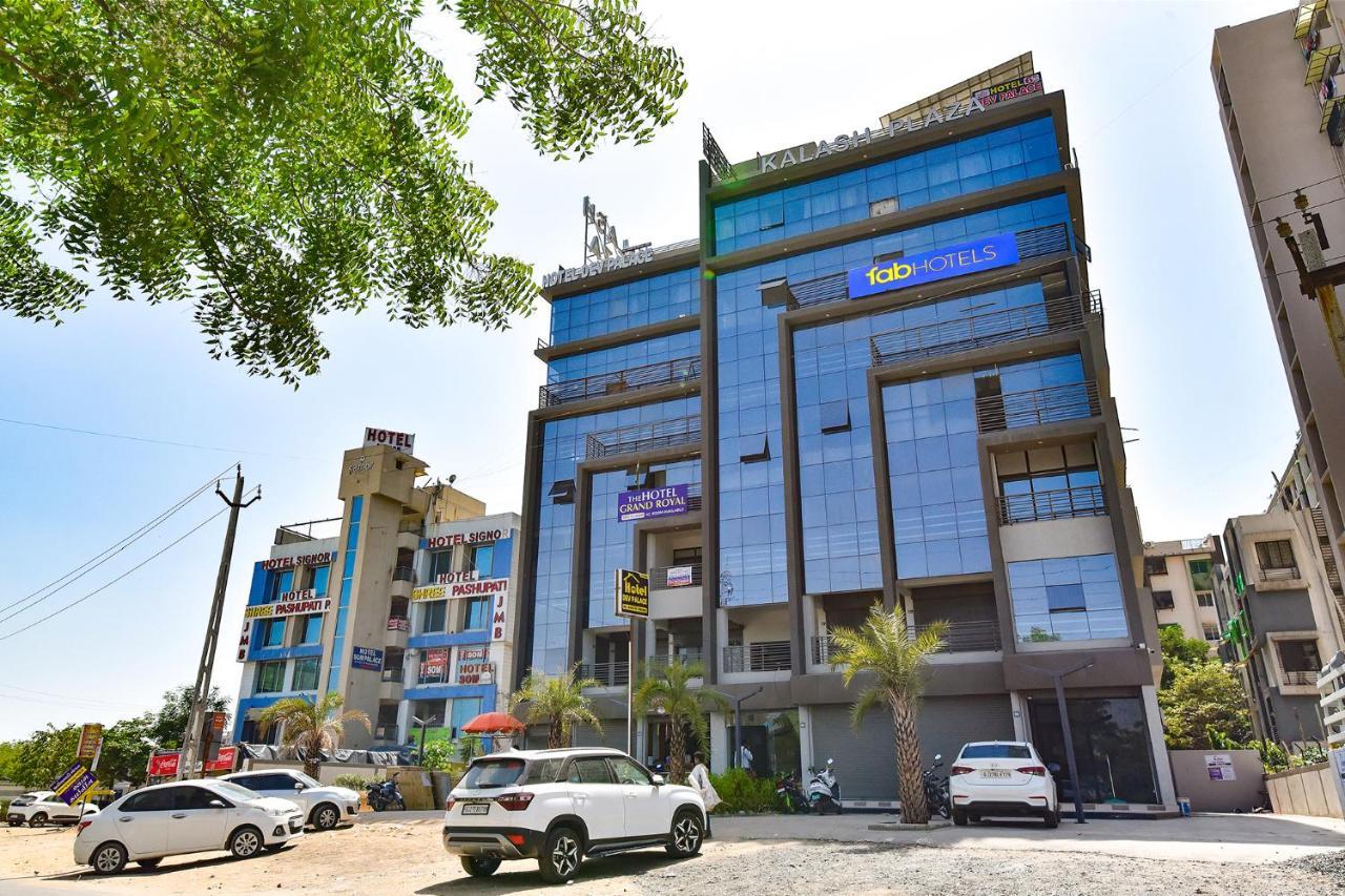 Fabhotel Dev Palace
