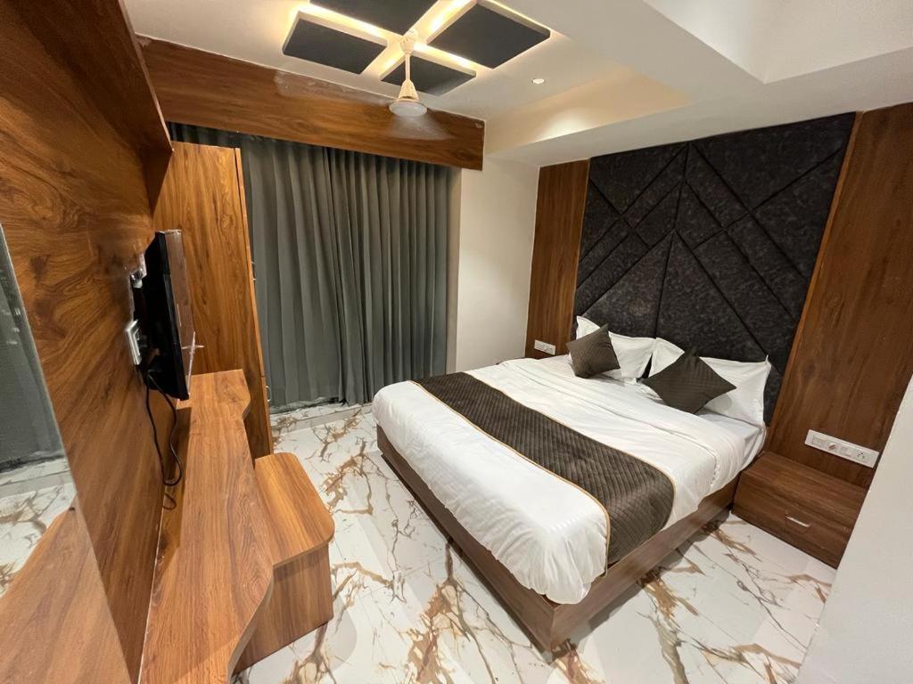 Palak Hotel Ahmedabad
