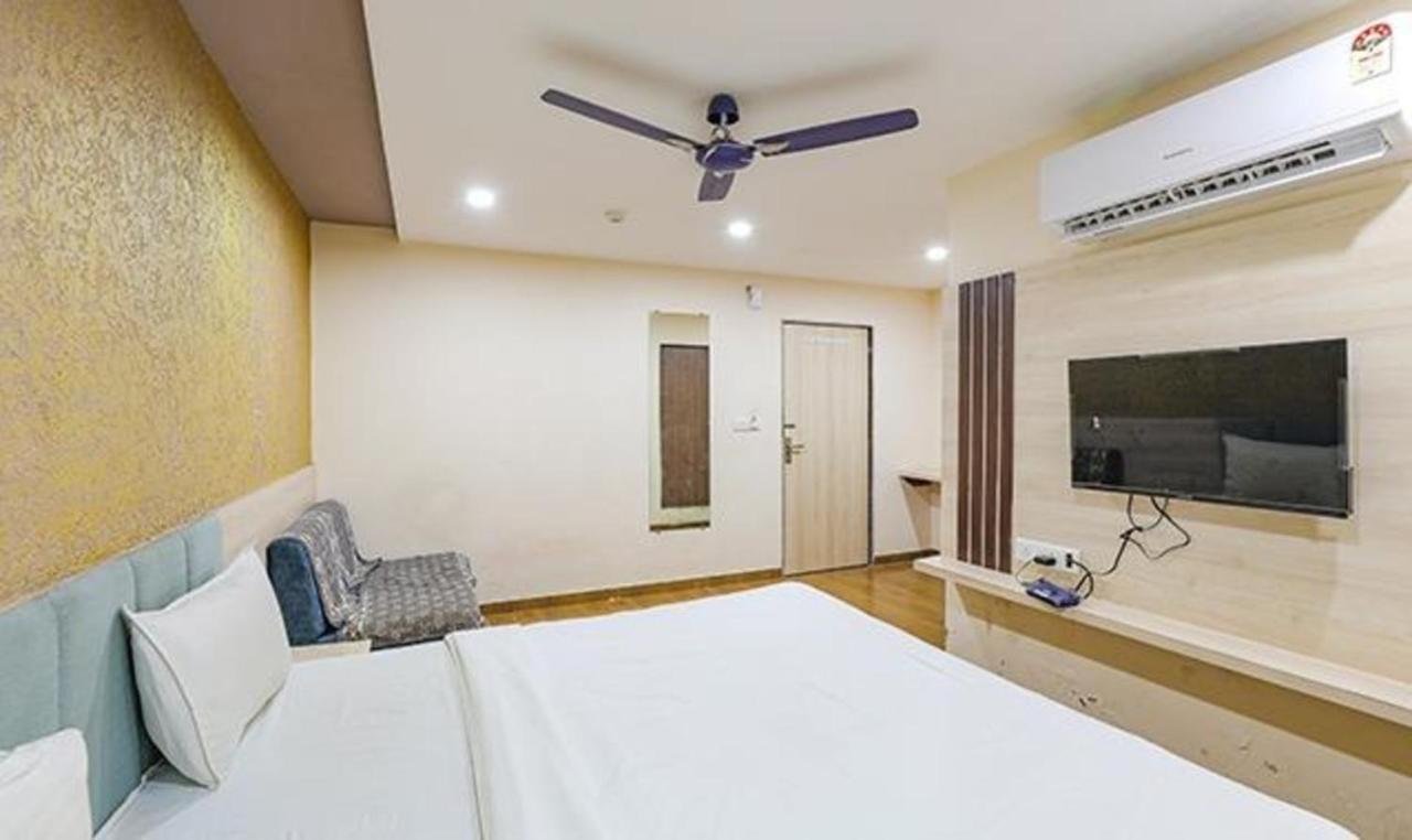 Hotel Fabhotel The Heaven Ahmedabad