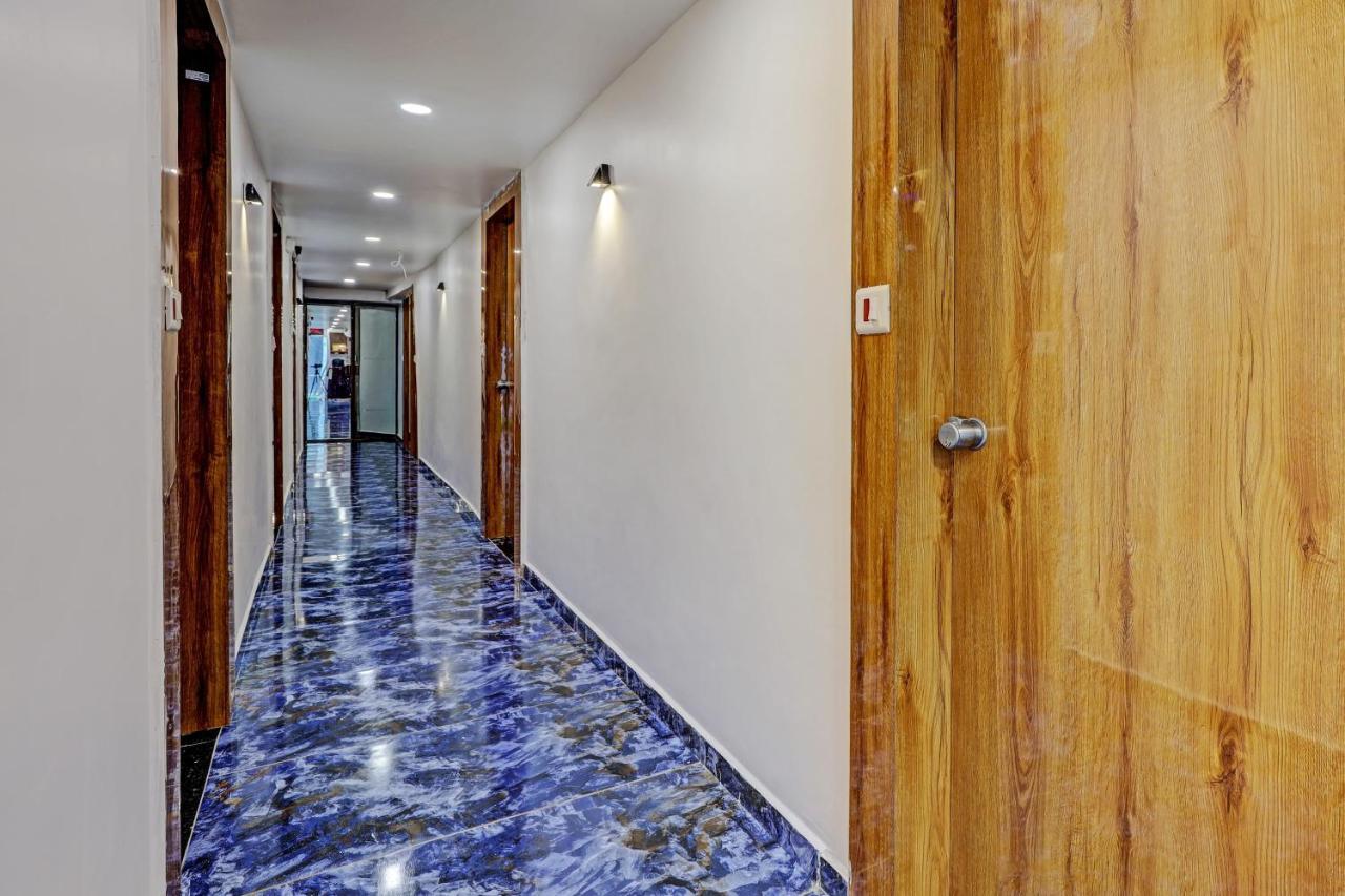 Oyo Flagship 81508 Gk Hotel 3*