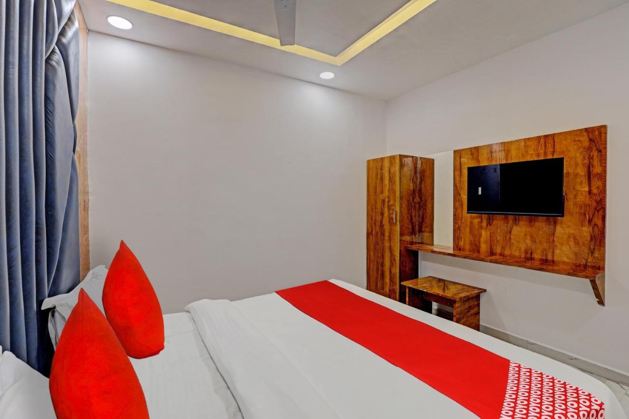 Oyo Flagship 81508 Gk Ahmedabad