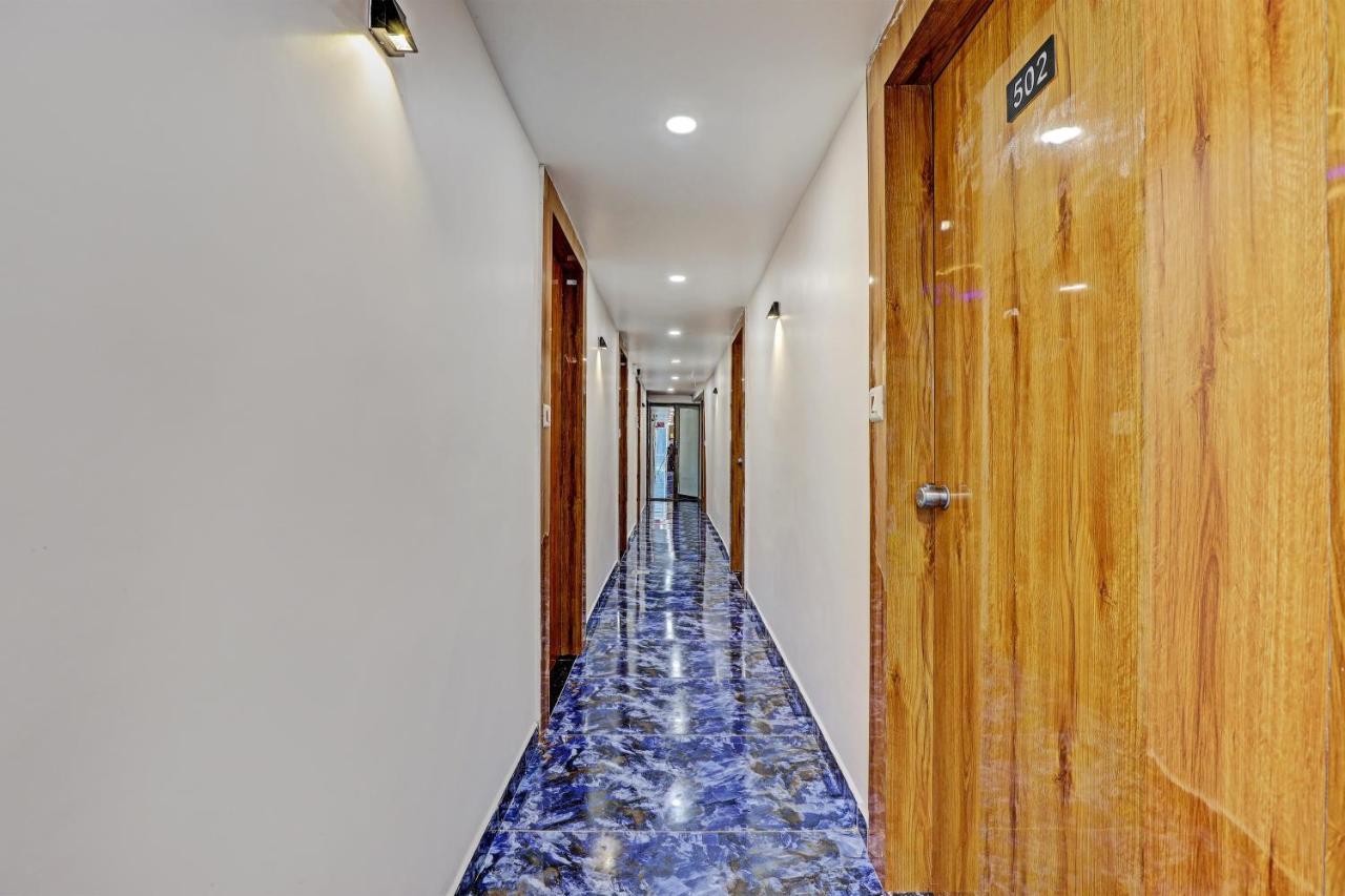 Oyo Flagship 81508 Gk Hotel 3*