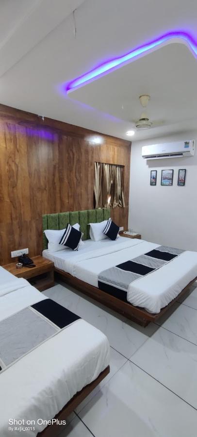 Lemon Hotel