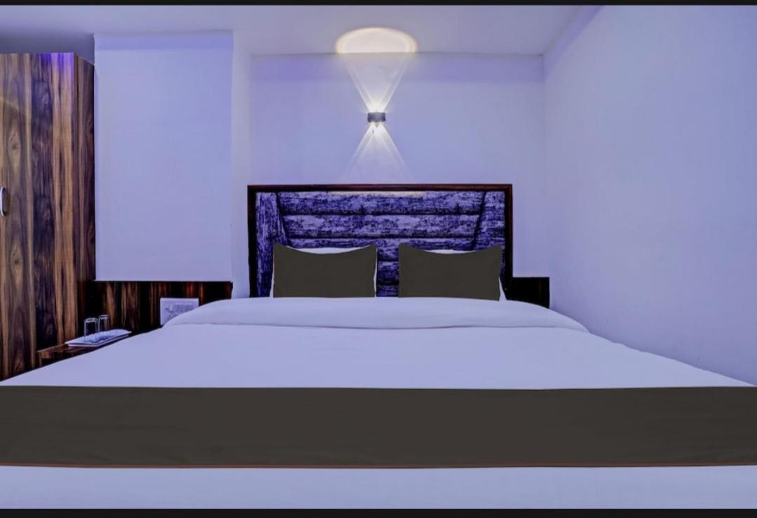 Hotel Nik Palace Ahmedabad