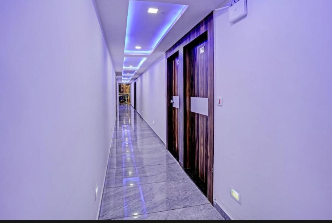 Hotel Nik Palace Ahmedabad