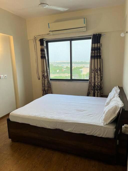 World Cup Motera Cricket Stadium Furnished 6bed-2bhk *