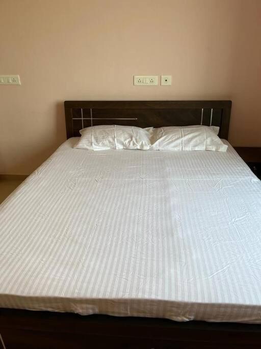Apartment World Cup Motera Cricket Stadium Furnished 6bed-2bhk *
