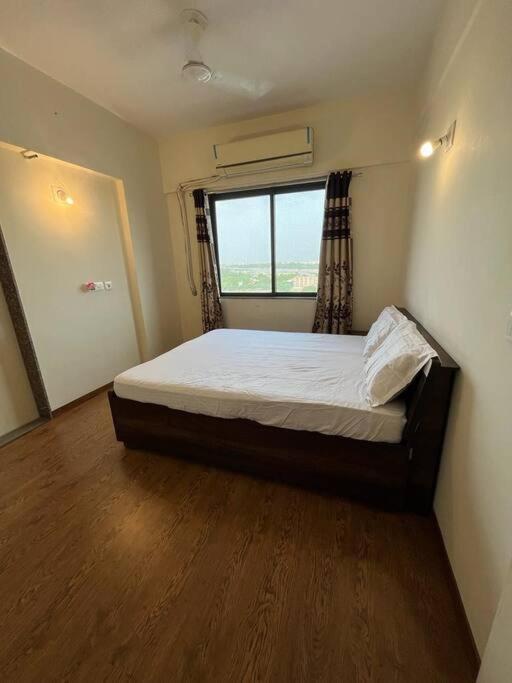 Apartment World Cup Motera Cricket Stadium Furnished 6bed-2bhk Ahmedabad