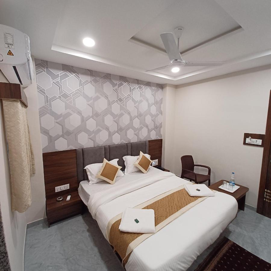 Hotel Leela Palace 3*