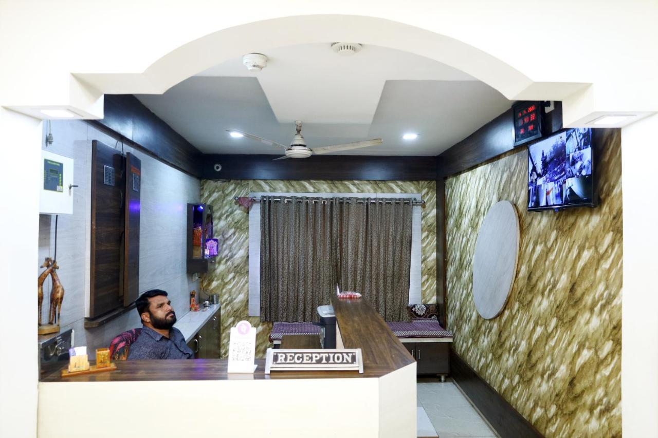Satluj Hotel 2*