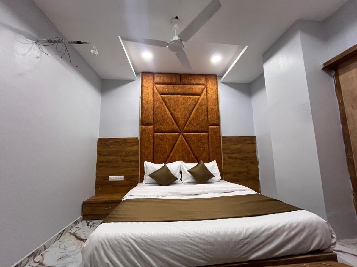 Hotel Krishna 3*