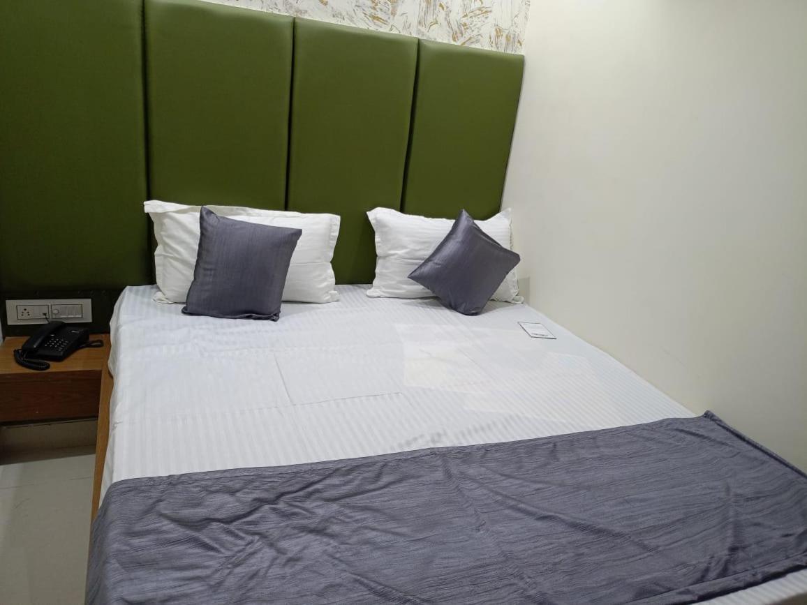 Hotel Kb *
