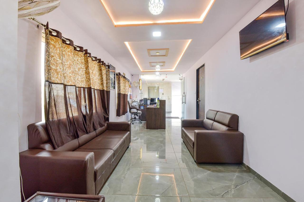 Fabhotel Vishwa Palace 3*