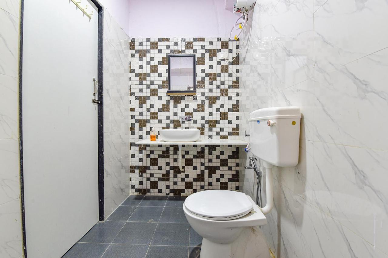 Hotel Fabhotel Vishwa Palace Ahmedabad