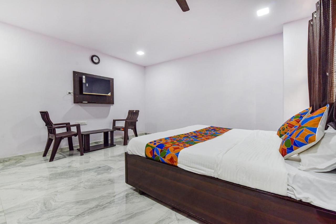 Fabhotel Vishwa Palace 3*