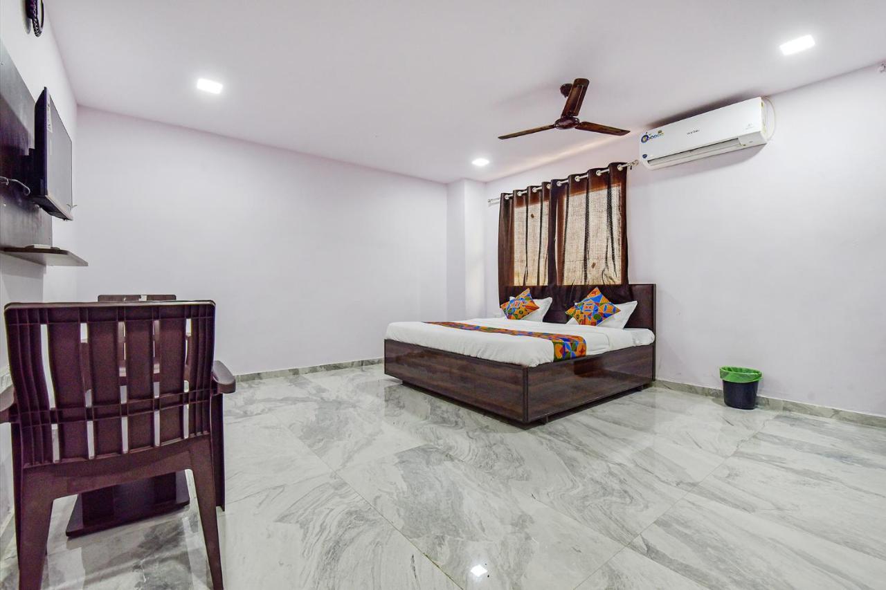 Hotel Fabhotel Vishwa Palace Ahmedabad