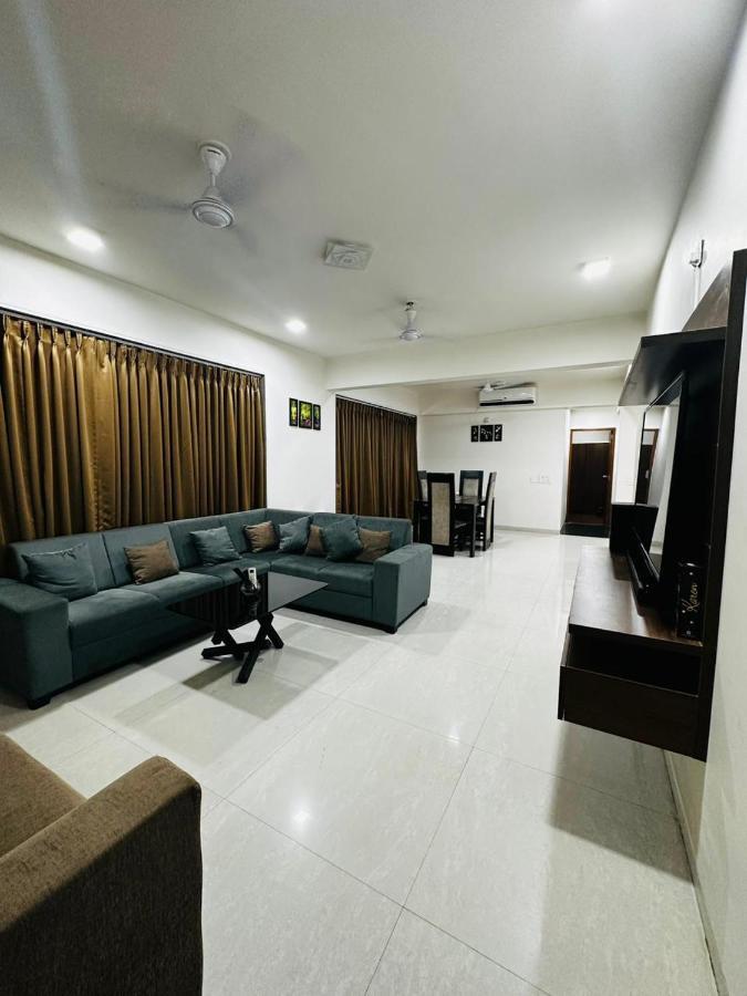 River Front Apartment